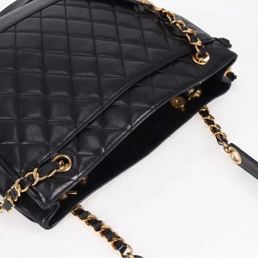✅AUTH✅CHANEL LAMBSKIN QUILTED BAG - Picture 5 of 16